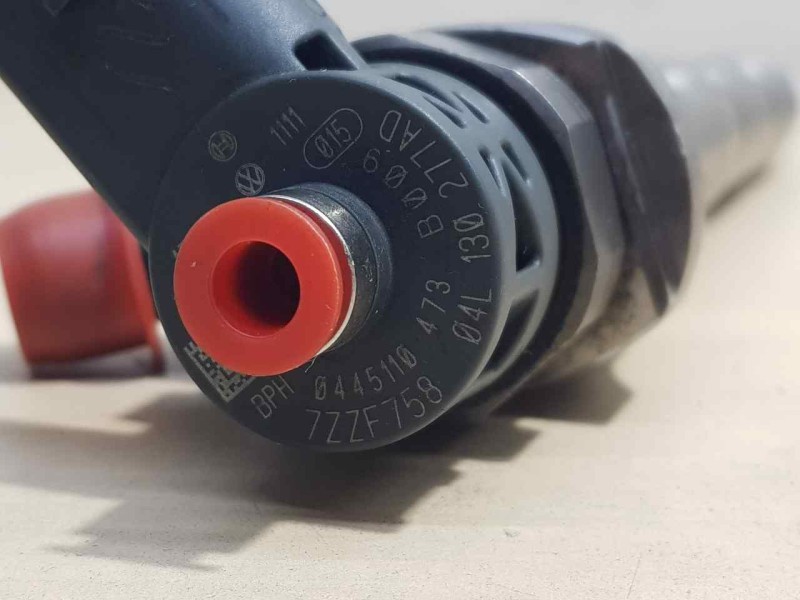 Recambio de inyector para volkswagen touran (5t1) referencia OEM IAM 04L130277AD 0445110473 BOSCH