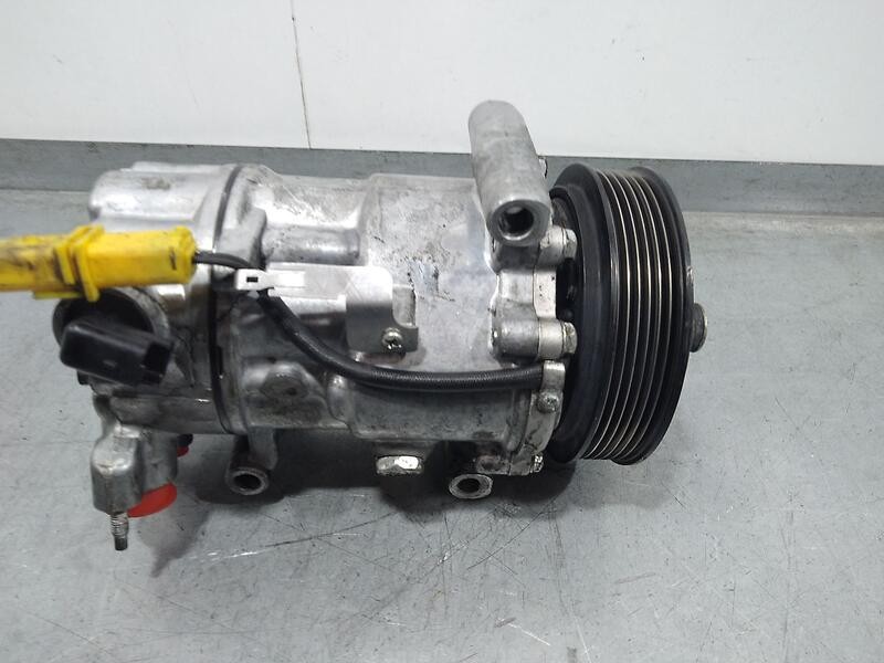 Recambio de compresor aire acondicionado para peugeot partner kasten l1 referencia OEM IAM 82d0156120ca  