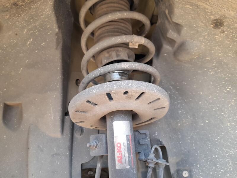 Recambio de amortiguador delantero izquierdo para citroën c4 picasso ii 1.6 bluehdi 120 referencia OEM IAM 1628564280  