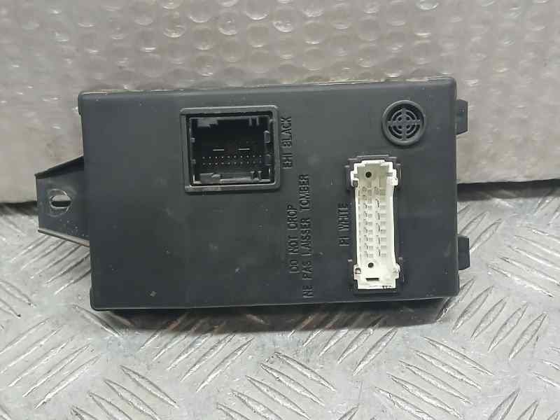 Recambio de modulo electronico para dacia sandero laureate referencia OEM IAM 8201013757 U118522007F 