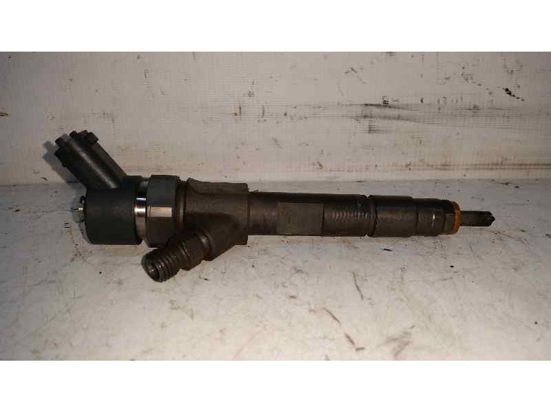 Recambio de inyector para renault megane ii berlina 5p 1.9 dci diesel referencia OEM IAM 0445110110B  BOSCH