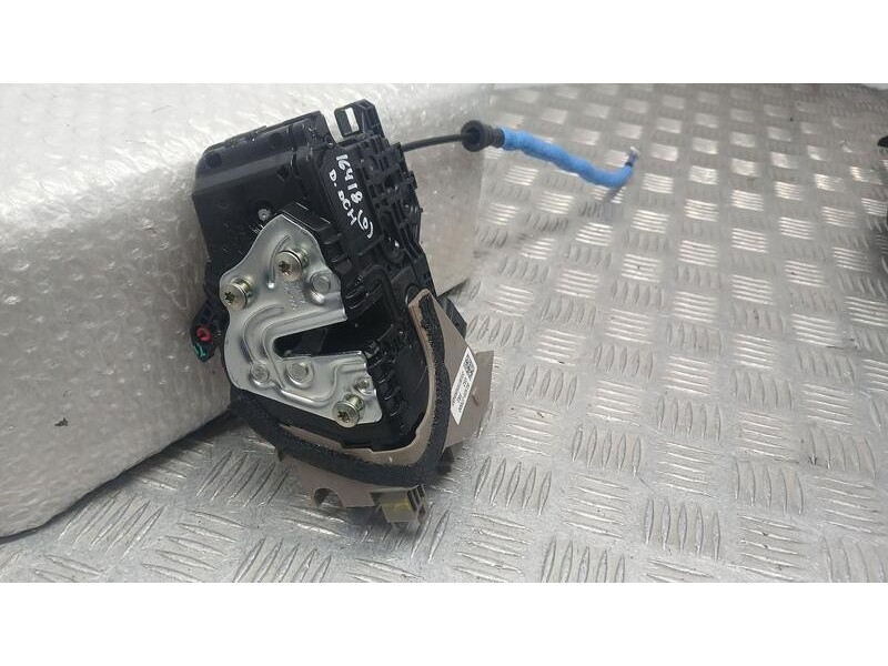 Recambio de cerradura puerta delantera derecha para kia xceed drive referencia OEM IAM 81320J7000  