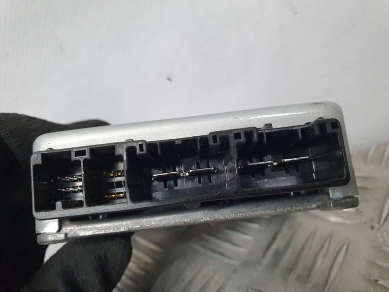 Recambio de modulo electronico para toyota yaris hsd active referencia OEM IAM 896500D334 2107002841 JTEKT