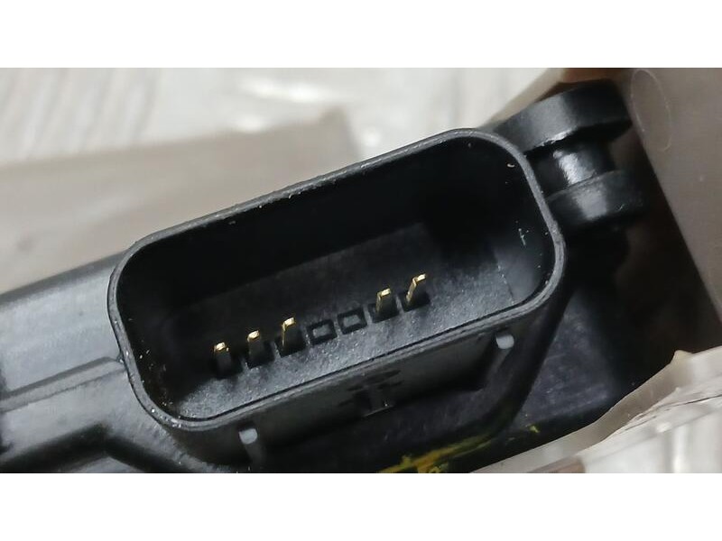 Recambio de cerradura puerta trasera derecha para kia xceed drive referencia OEM IAM 81420J7300  