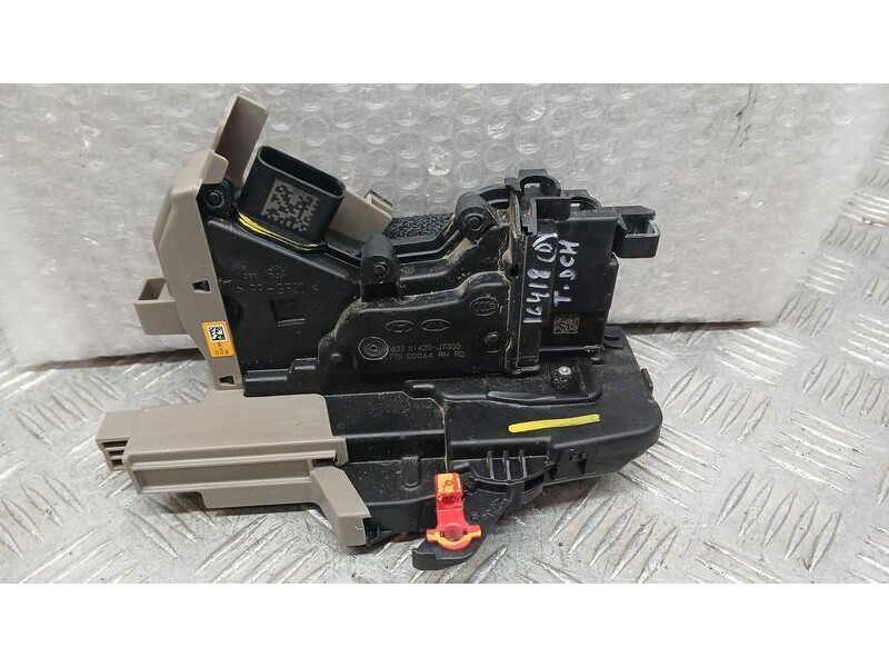 Recambio de cerradura puerta trasera derecha para kia xceed drive referencia OEM IAM 81420J7300  