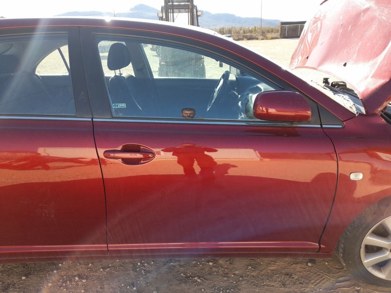 Recambio de puerta delantera derecha para toyota avensis (_t25_) 2.2 d-4d (adt251_) referencia OEM IAM 6700105050  