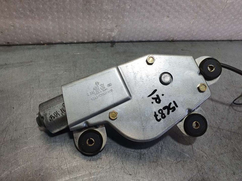 Recambio de motor limpia trasero para ford escort berl./turnier ghia berlina referencia OEM IAM 93AG17K441H1B 0390201526 BOSCH