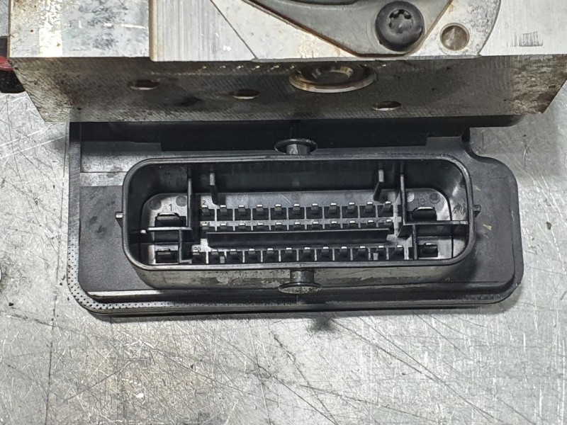 Recambio de abs para hyundai i30 (gd) trend referencia OEM IAM 58920A6210 A658920500 MOBIS