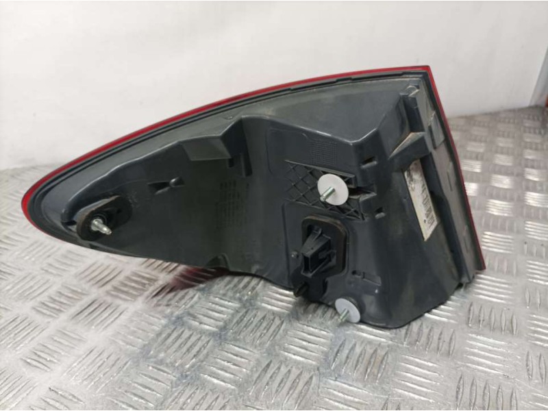 Recambio de piloto trasero derecho para bmw serie 5 lim. (f10) 523i referencia OEM IAM 17346202  EXTERIOR HELLA
