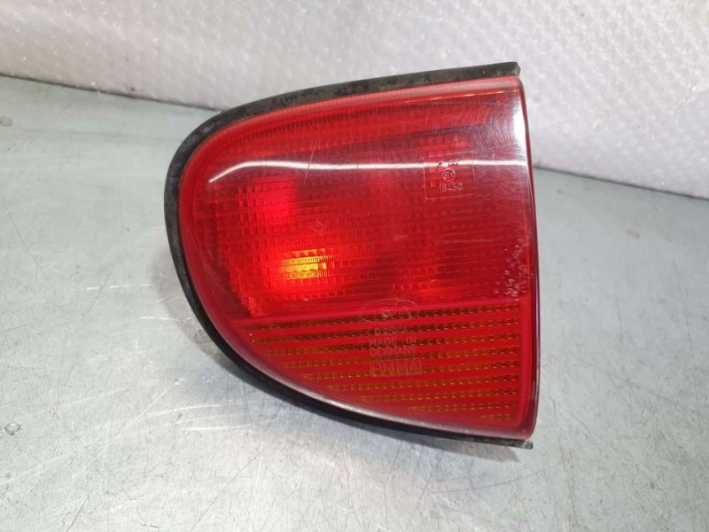 Recambio de piloto trasero derecho para ford escort berl./turnier ghia berlina referencia OEM IAM 93AG15K258  INTERIOR TOCADO