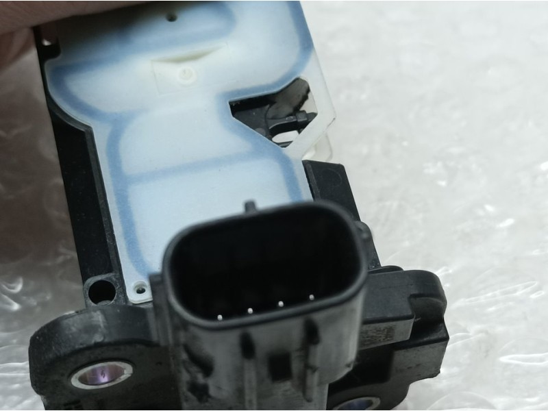 Recambio de caudalimetro para toyota yaris feel referencia OEM IAM AFH70133  HITACHI