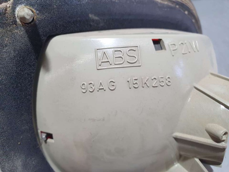 Recambio de piloto trasero derecho para ford escort berl./turnier ghia berlina referencia OEM IAM 93AG15K258  INTERIOR TOCADO