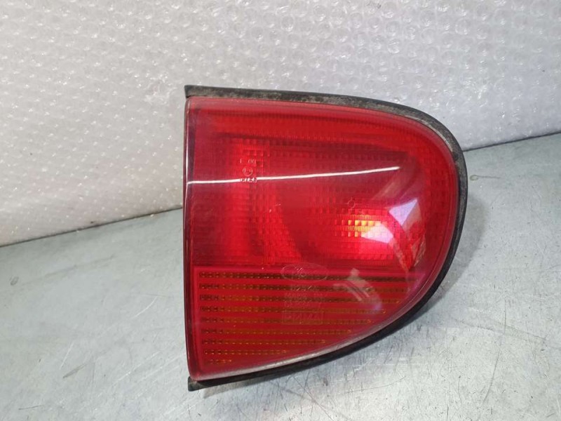 Recambio de piloto trasero izquierdo para ford escort berl./turnier ghia berlina referencia OEM IAM 93AG15K258  INTERIOR