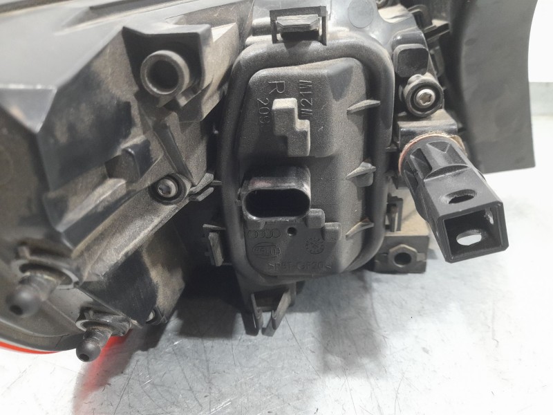 Recambio de piloto trasero derecho exterior para audi a3 sportback (8va, 8vf) 1.6 tdi referencia OEM IAM 8V4945070 AU373PA HELLA