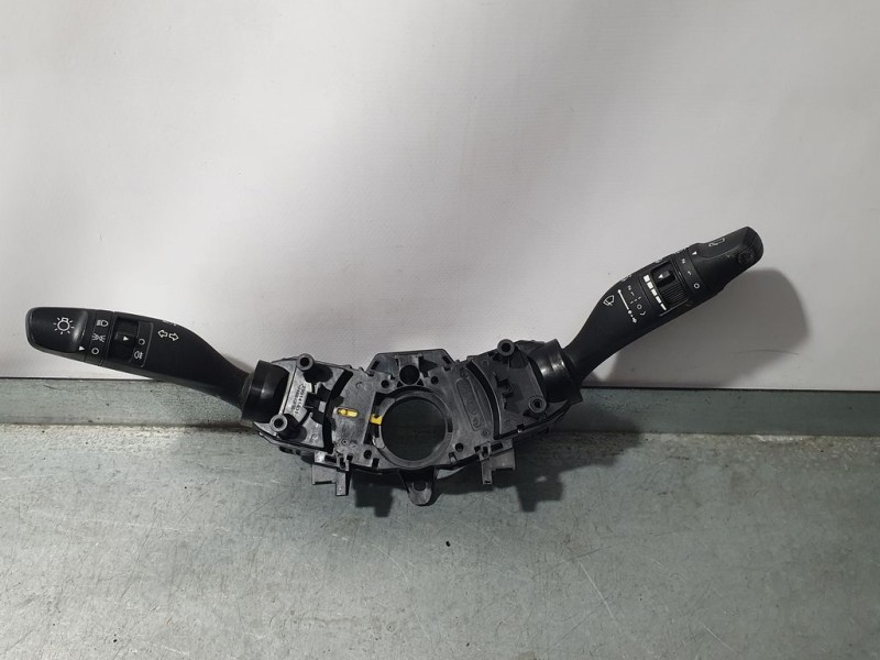 Recambio de mando luces y limpia para hyundai i20 active trend referencia OEM IAM 93403C8350  