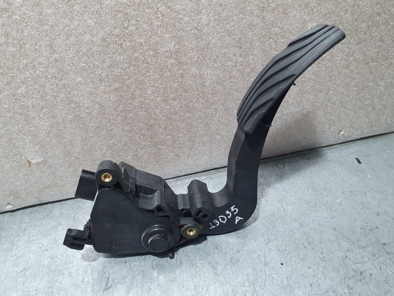 Recambio de potenciometro pedal para renault megane iv berlina 5p life referencia OEM IAM 180020000R  
