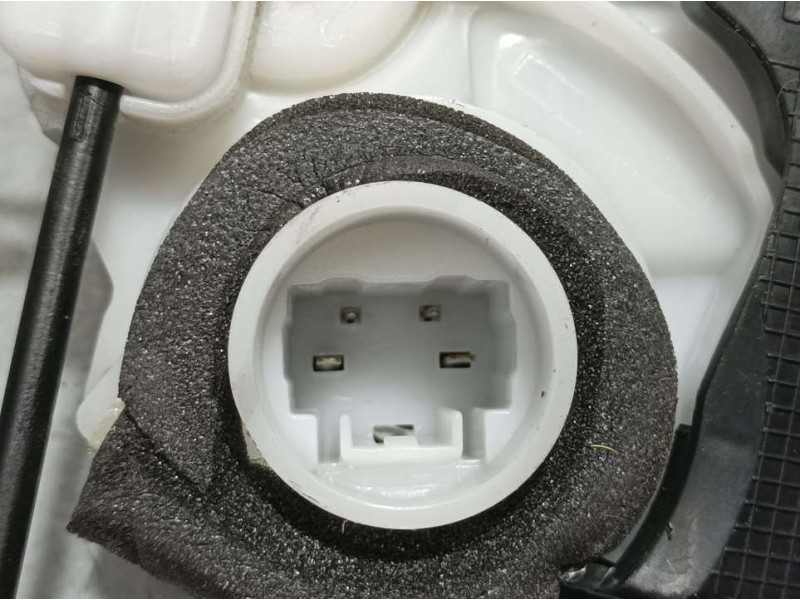 Recambio de cerradura puerta trasera izquierda para honda cr-v comfort 4x2 referencia OEM IAM L8814180F2 140901 ELECTRICA 4 PINS