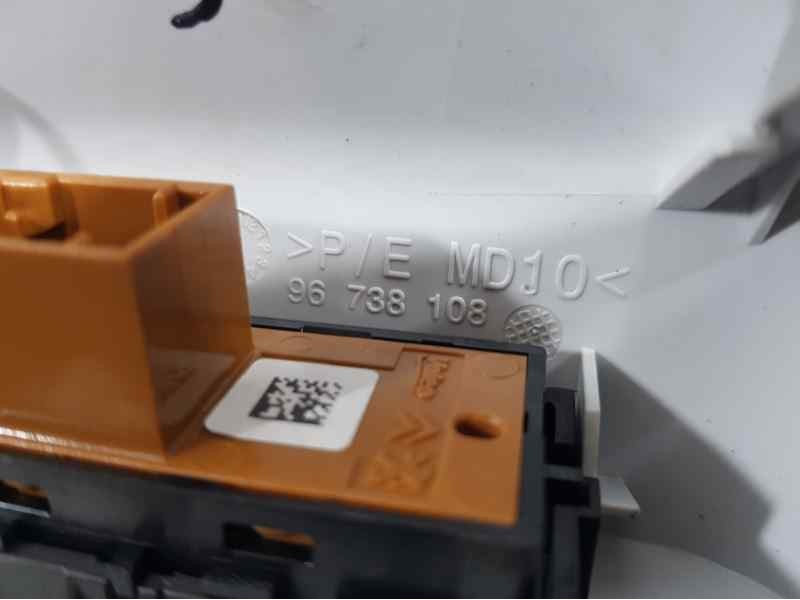 Recambio de luz interior para peugeot 208 edition referencia OEM IAM 96738108  