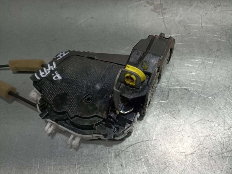 Recambio de cerradura puerta trasera izquierda para honda cr-v comfort 4x2 referencia OEM IAM L8814180F2 140901 ELECTRICA 4 PINS