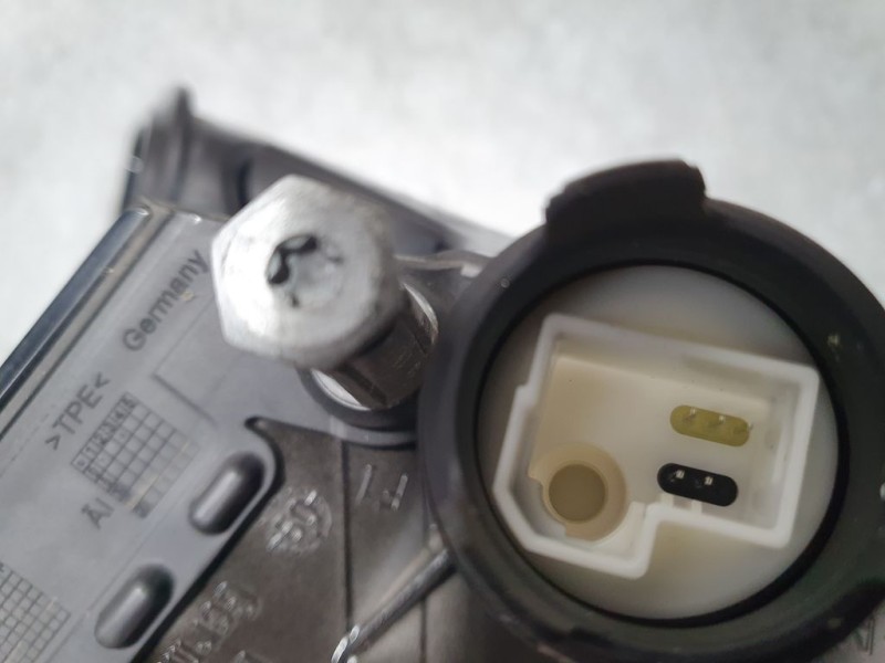 Recambio de retrovisor derecho para bmw serie 5 lim. (f10) 523i referencia OEM IAM F0153402U6680  ELECTRICO 5 PINES