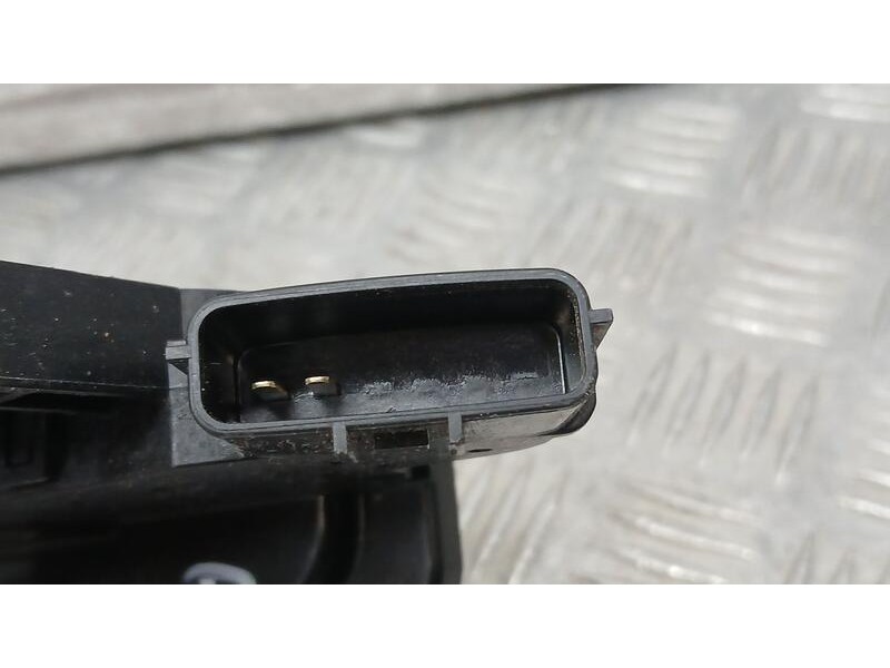 Recambio de cerradura puerta delantera derecha para nissan cube (z12) basis referencia OEM IAM 805001FG0A  EG010J