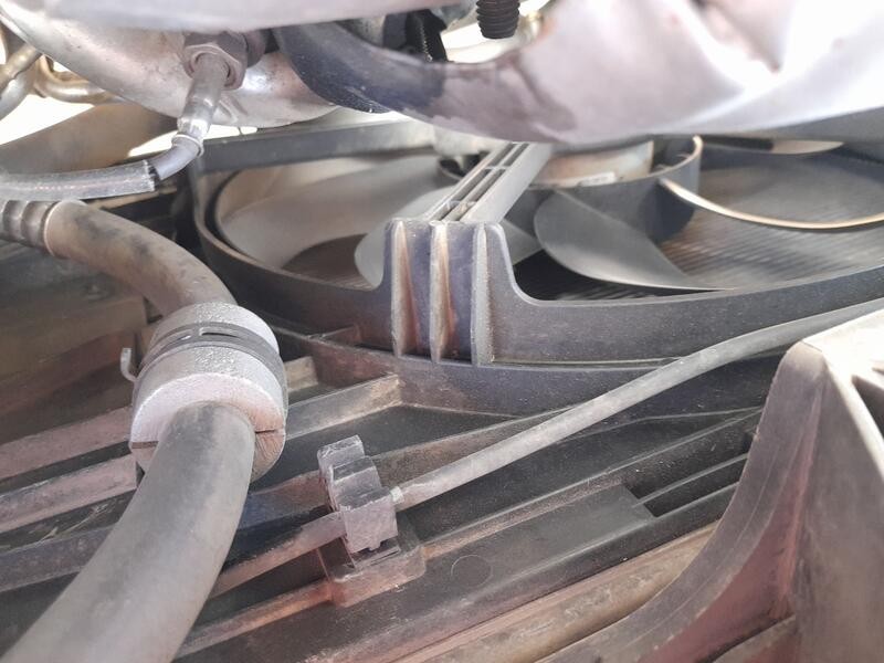 Recambio de electroventilador para citroën c4 picasso ii 1.6 bluehdi 120 referencia OEM IAM 9836636780  