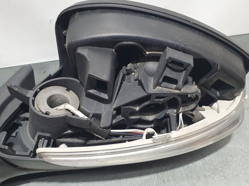Recambio de retrovisor izquierdo para peugeot 208 active referencia OEM IAM   ELECTRICO , FALTA CARCASA 4 Y 3 CABLES