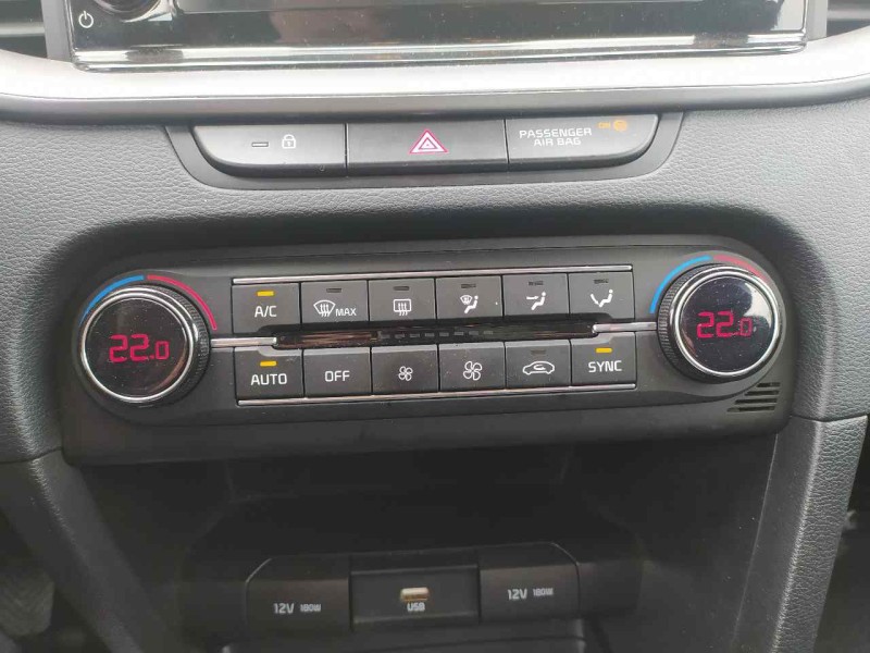 Recambio de mando climatizador para kia xceed drive referencia OEM IAM 97250J7011WK  