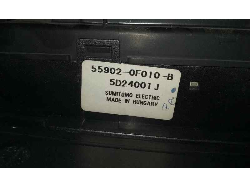 Recambio de mando climatizador para toyota corolla verso (r1) 1.8 luna referencia OEM IAM 559020F010B 5D24001J 