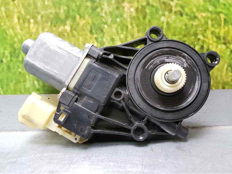 Recambio de motor elevalunas delantero derecho para ford fiesta (ccn) trend referencia OEM IAM 8A6114553B  6 PINS