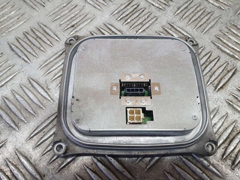 Recambio de centralita faros xenon para bmw x5 (e70) 3.0d referencia OEM IAM 1307329153  DEL DER