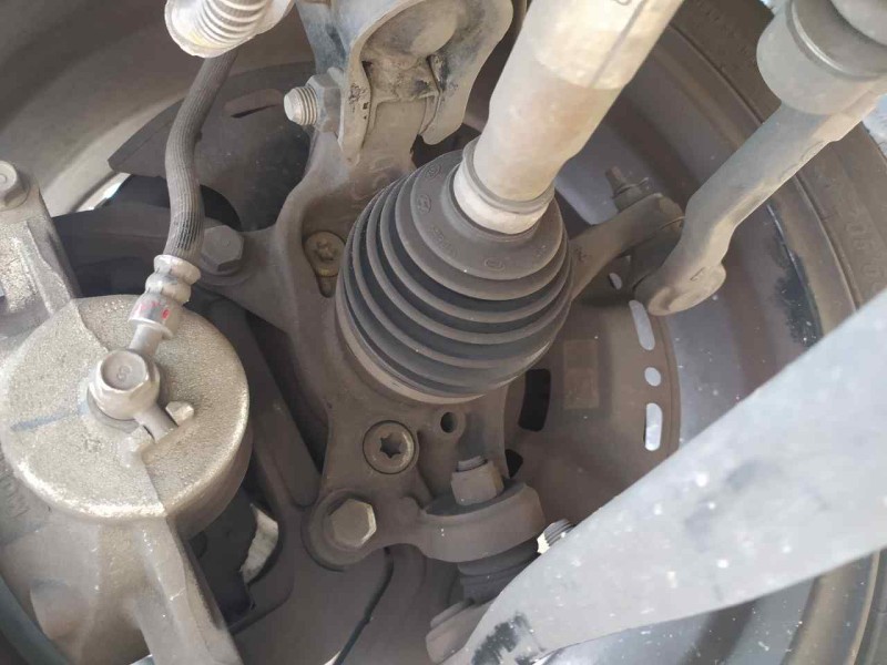 Recambio de mangueta delantera derecha para kia xceed drive referencia OEM IAM 51716J7AA0  