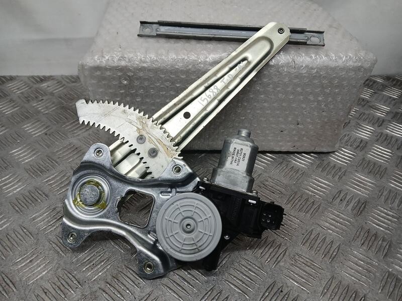 Recambio de elevalunas trasero derecho para nissan cube (z12) basis referencia OEM IAM 82731CV01A  