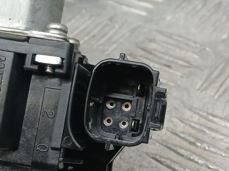 Recambio de elevalunas trasero derecho para nissan cube (z12) basis referencia OEM IAM 82731CV01A  