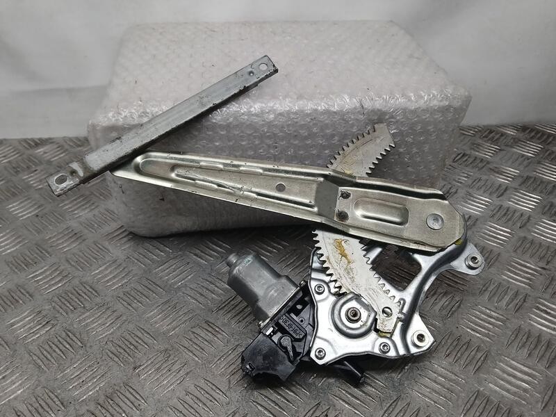 Recambio de elevalunas trasero derecho para nissan cube (z12) basis referencia OEM IAM 82731CV01A  