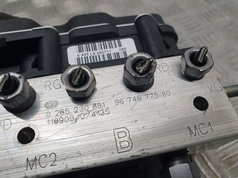 Recambio de abs para peugeot 3008 active referencia OEM IAM 9674677580 0265230881 BOSCH