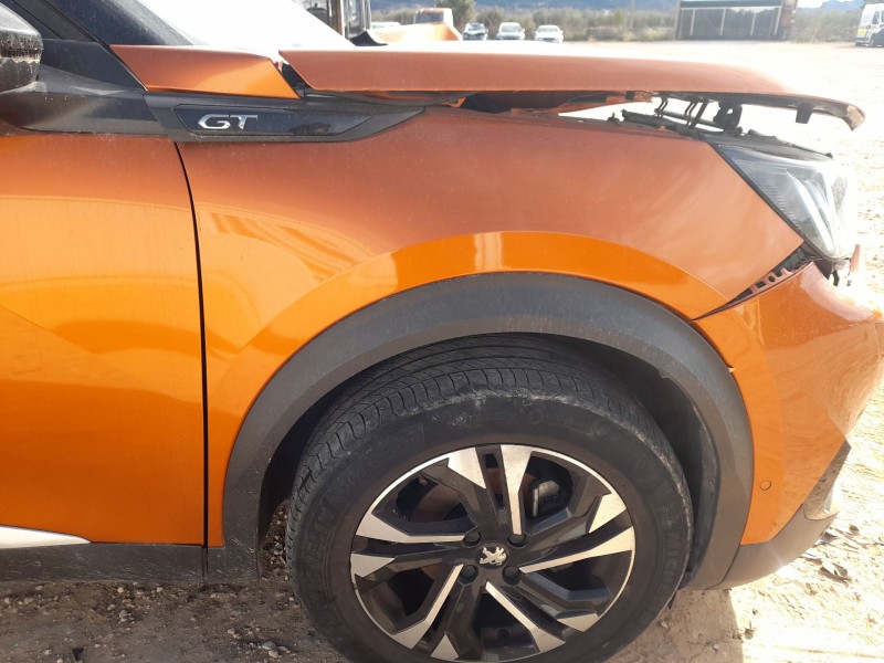 Recambio de aleta delantera derecha para peugeot 2008 ii (ud_, us_, uy_, uj_, ur_, uc_) 1.2 puretech 130 referencia OEM IAM 9825