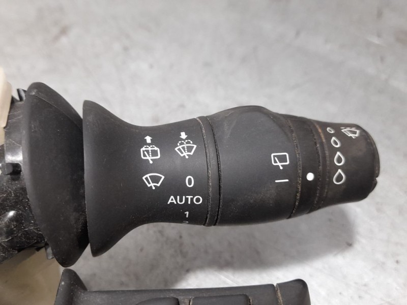 Recambio de mando luces y limpia para renault scenic iii dynamique referencia OEM IAM 255670019R  