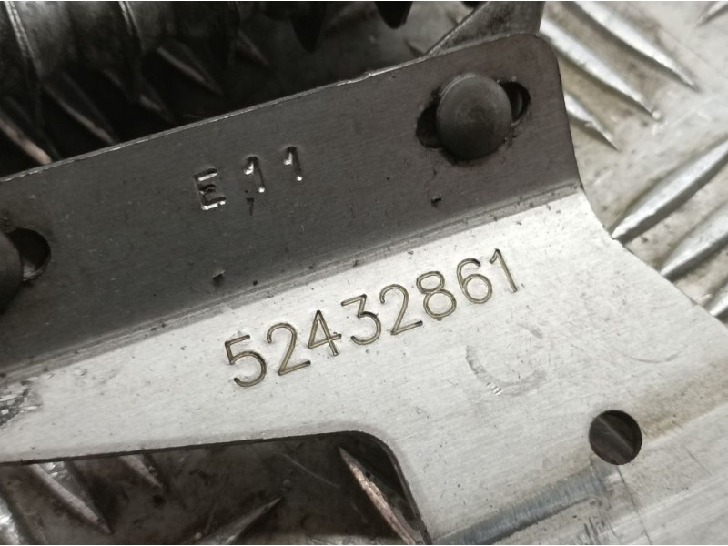 Recambio de radiador aceite para opel astra j lim. cosmo referencia OEM IAM 52432861  