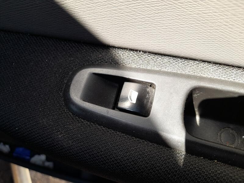 Recambio de mando elevalunas trasero derecho para citroën c4 picasso ii 1.6 bluehdi 120 referencia OEM IAM 96762292ZD  