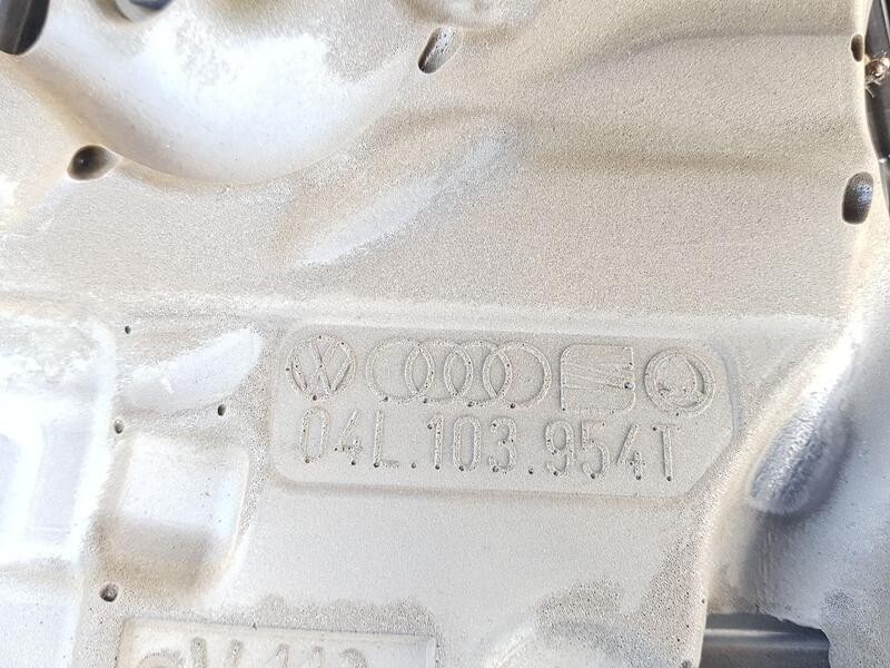 Recambio de tapa motor para audi a3 sportback (8va, 8vf) 1.6 tdi referencia OEM IAM 04L103954T  
