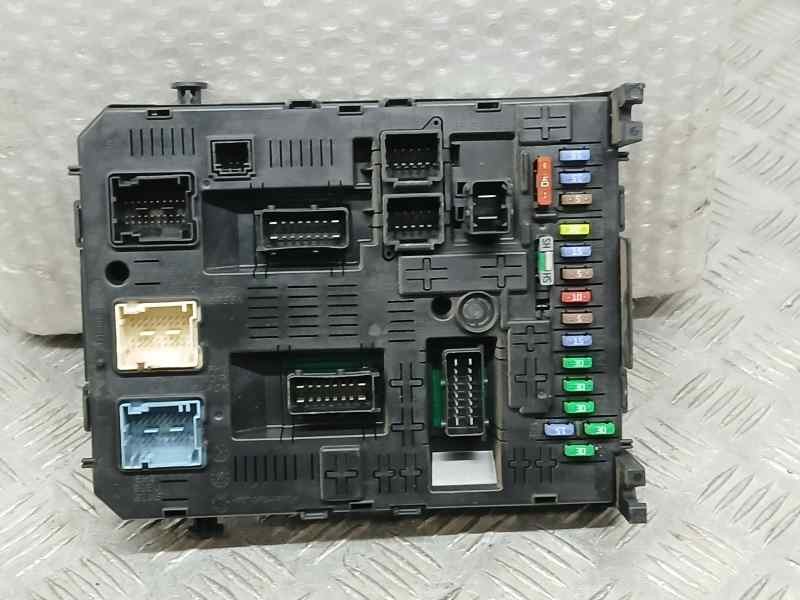 Recambio de caja reles / fusibles para peugeot 3008 premium referencia OEM IAM 9664059080 NS06204331 JOHNSON CONTROLS