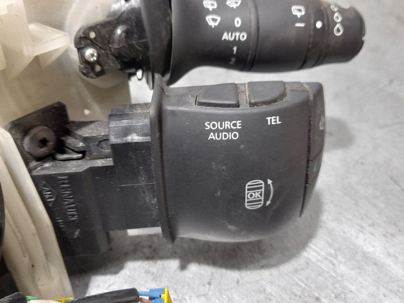 Recambio de mando luces y limpia para renault scenic iii dynamique referencia OEM IAM 255670019R  