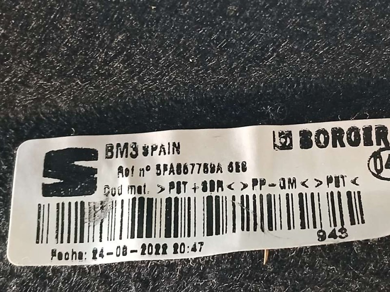 Recambio de bandeja trasera para seat leon (kl1) style referencia OEM IAM 5FA867769A  TOCADA VER FOTOS