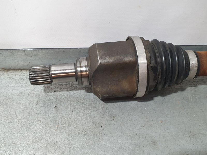 Recambio de transmision delantera izquierda para peugeot 208 active referencia OEM IAM 9686025580  