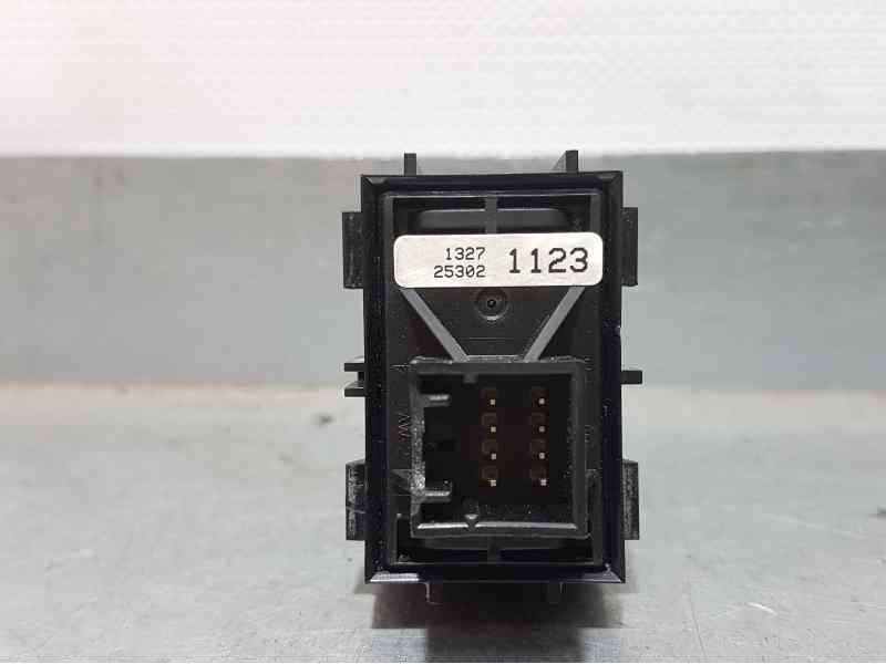 Recambio de boton freno mano electrico para opel meriva b excellence referencia OEM IAM 13271123  