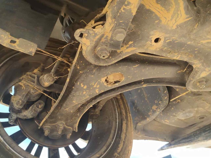 Recambio de brazo suspension inferior delantero derecho para peugeot 208 signature referencia OEM IAM 9670771480  