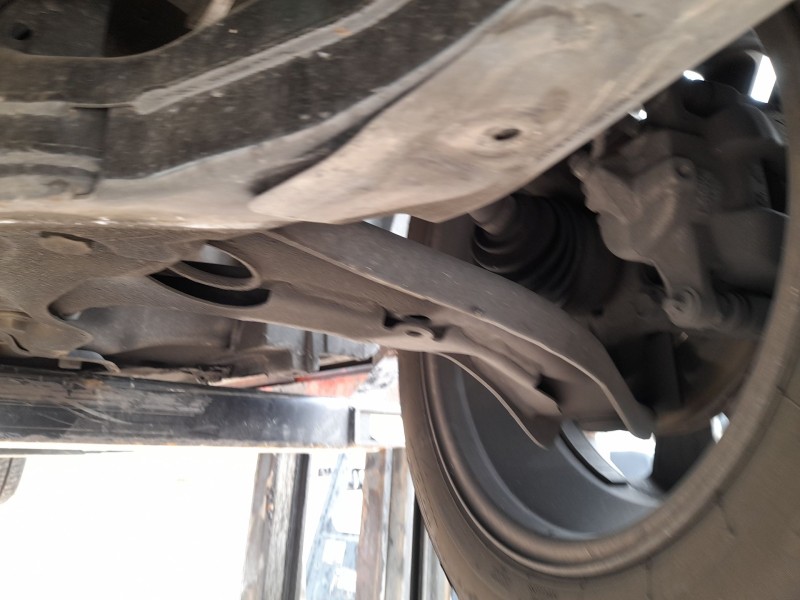 Recambio de brazo suspension inferior delantero izquierdo para nissan micra v (k14) 1.0 referencia OEM IAM 545015FA1C  