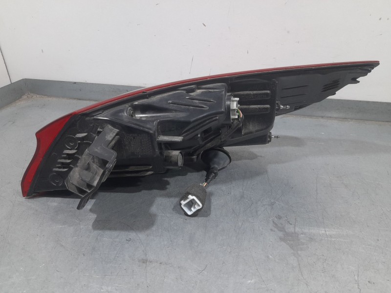 Recambio de piloto trasero izquierdo para kia xceed drive referencia OEM IAM 92401J7300 0L30LR1 