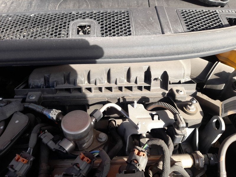 Recambio de carcasa filtro aire para peugeot 2008 ii (ud_, us_, uy_, uj_, ur_, uc_) 1.2 puretech 130 referencia OEM IAM 98127356